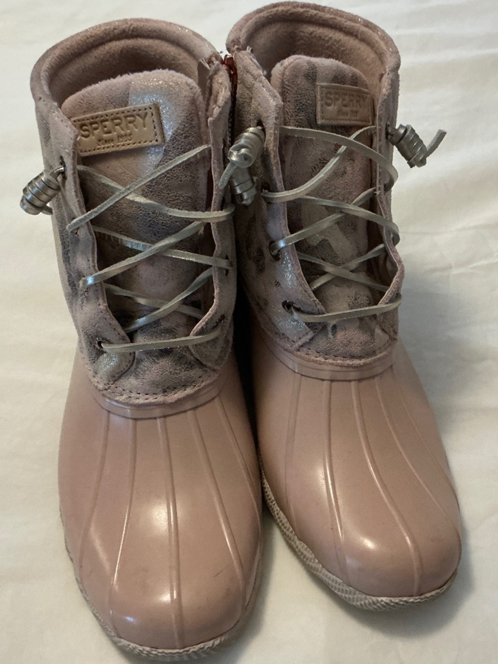 Sperry women’s saltwater duck boot light pink and camo size 8.5